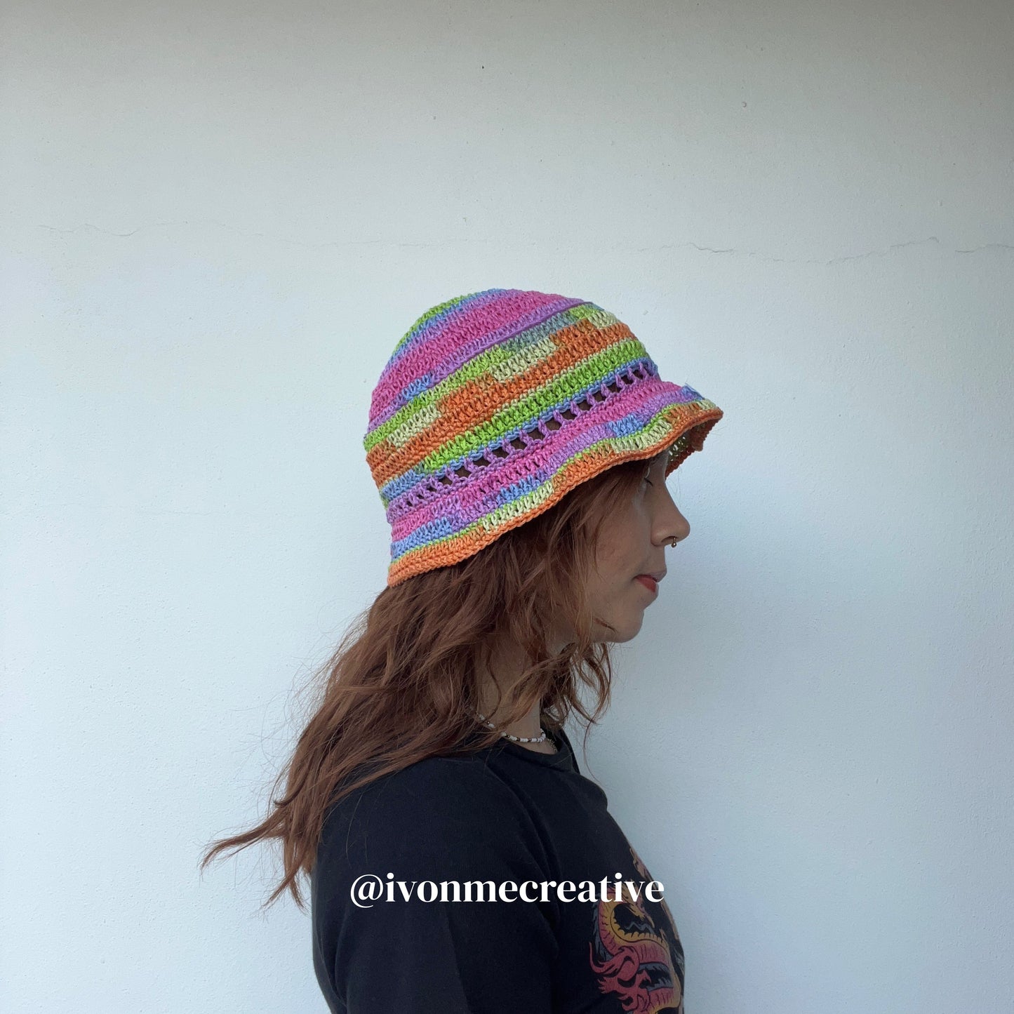 Waves Bucket Hat English Pattern